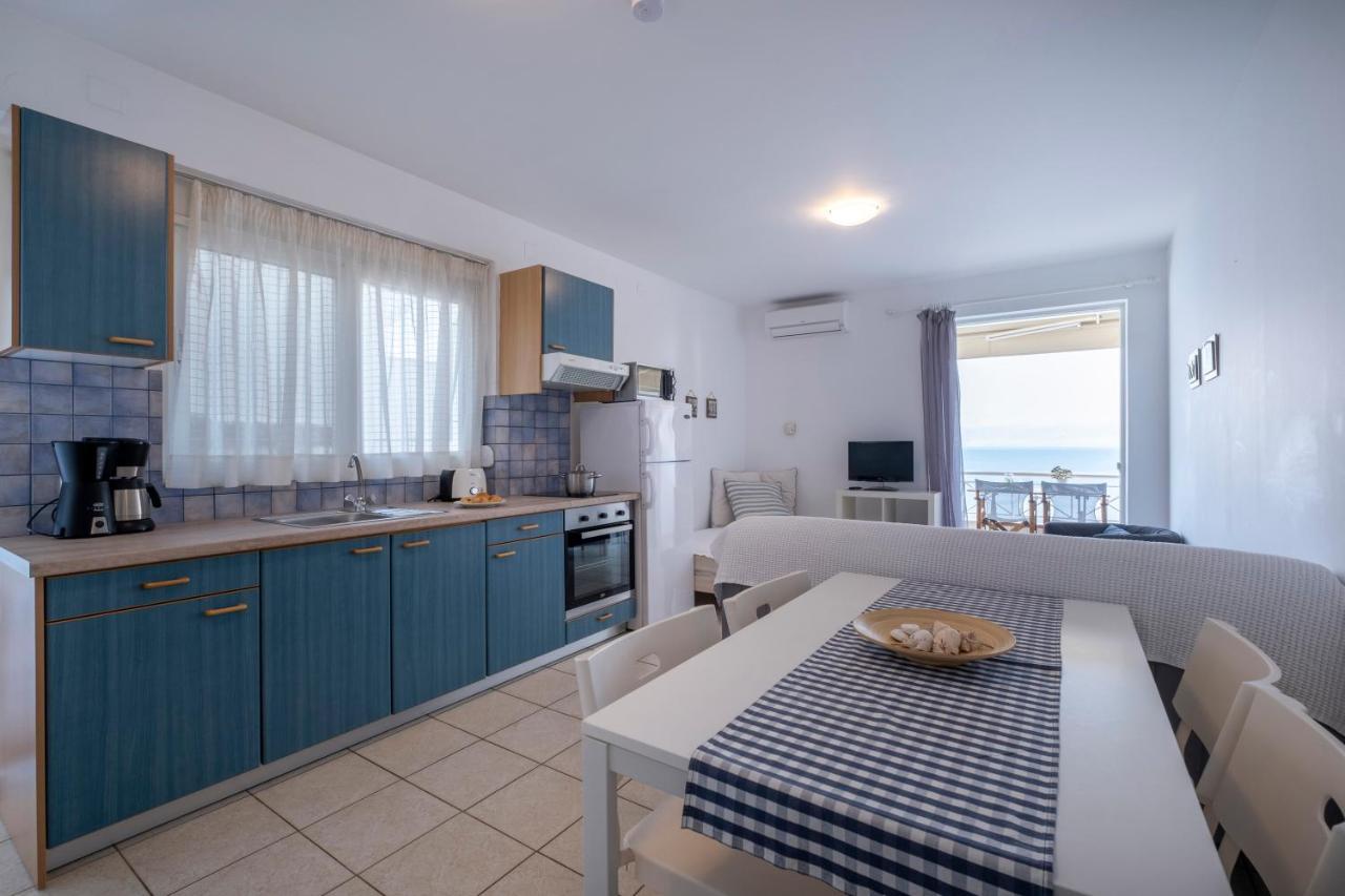 Meli Apartments&Villas Kivérion Esterno foto