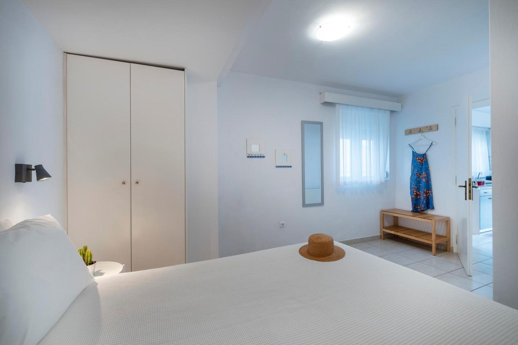 Meli Apartments&Villas Kivérion Esterno foto
